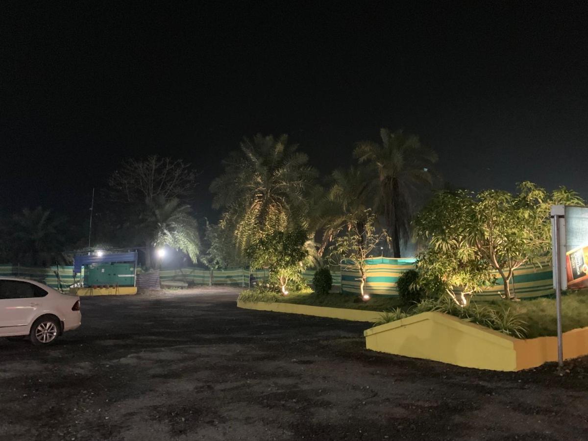 Hotel Silver Resort Daman Exteriör bild