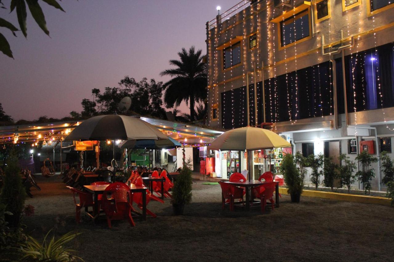 Hotel Silver Resort Daman Exteriör bild